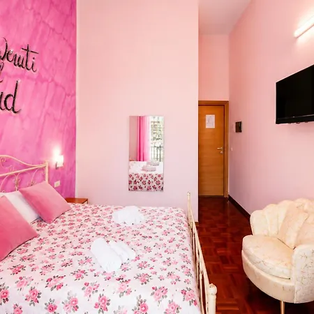 Bamba Luxury Suites Napoli Central Station-3
